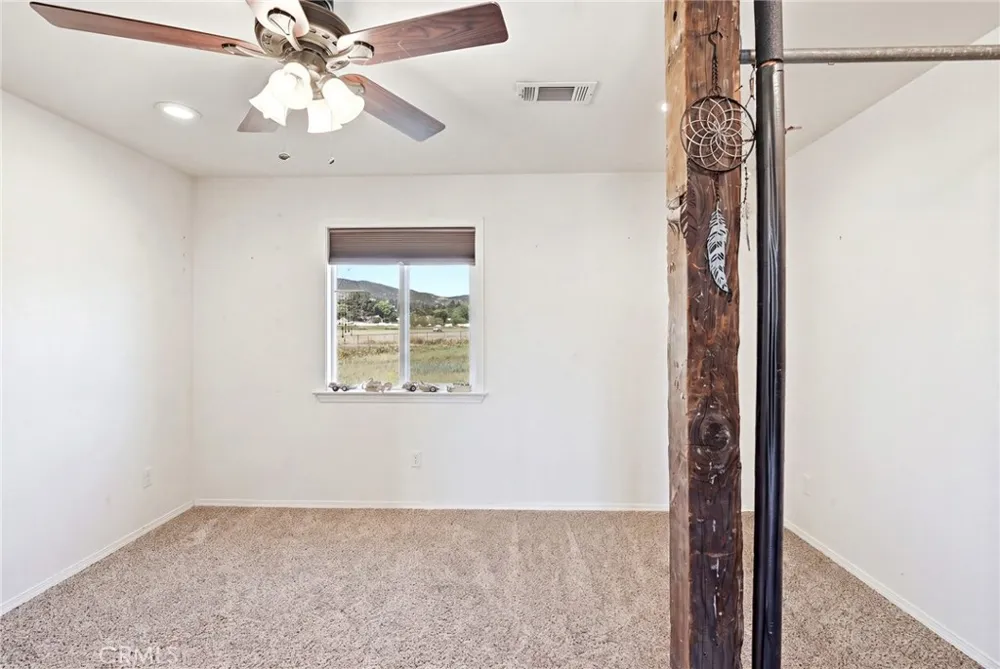 8646 Elizabeth Lake Road Leona Valley, CA 93551