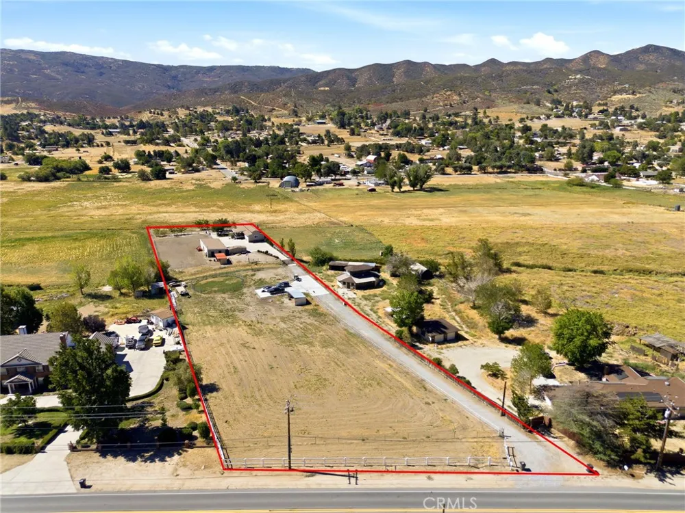 8646 Elizabeth Lake Road Leona Valley, CA 93551