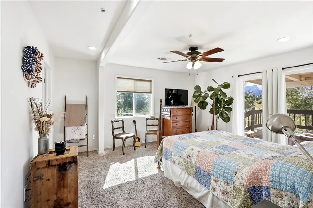 8646 Elizabeth Lake Road Leona Valley, CA 93551