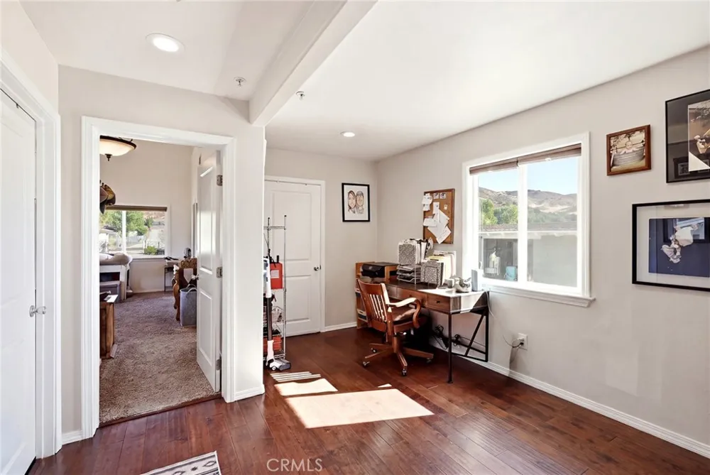 8646 Elizabeth Lake Road Leona Valley, CA 93551