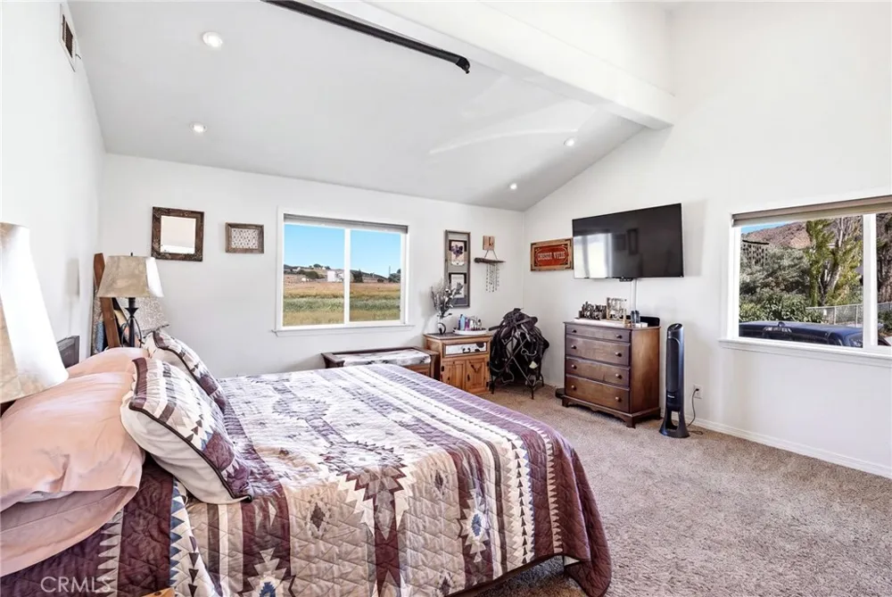 8646 Elizabeth Lake Road Leona Valley, CA 93551