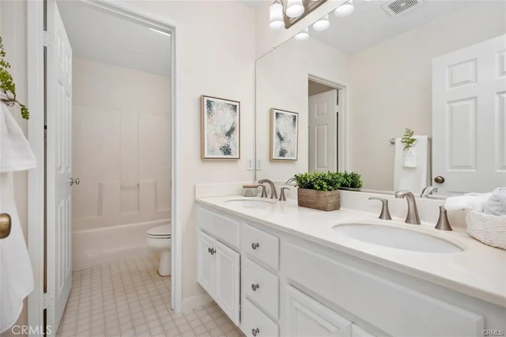 50 Linhaven Irvine, CA 92602