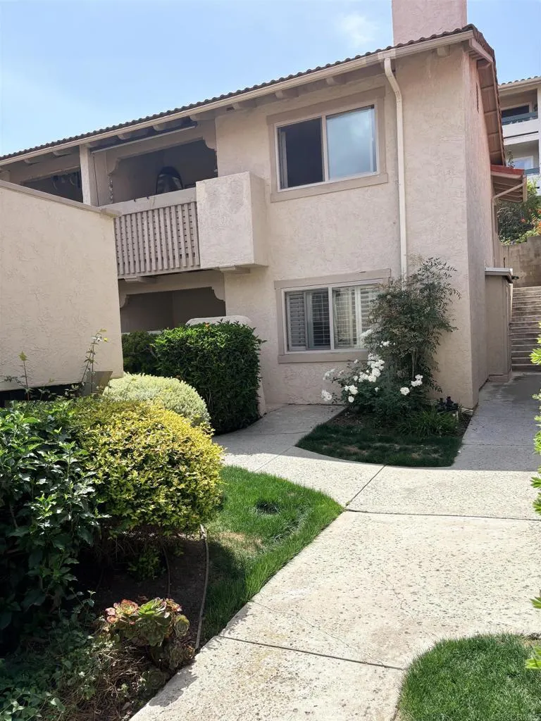 2352 Altisma Way #9 Carlsbad, CA 92009