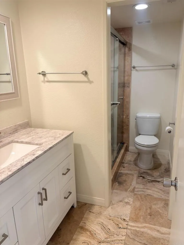 2352 Altisma Way #9 Carlsbad, CA 92009