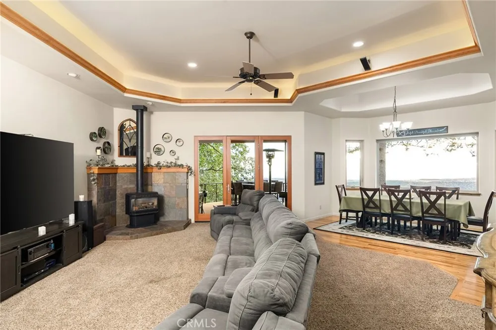 14989 Woodland Park Forest Ranch, CA 95942