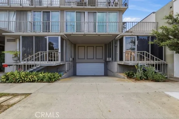 375 Atlantic Avenue #201 Long Beach, CA 90802