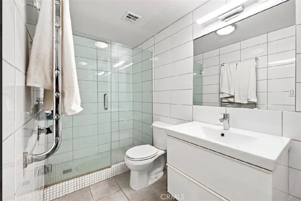 375 Atlantic Avenue #201 Long Beach, CA 90802