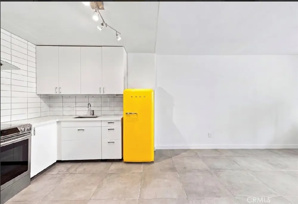 375 Atlantic Avenue #201 Long Beach, CA 90802