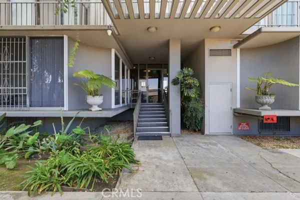 375 Atlantic Avenue #201 Long Beach, CA 90802
