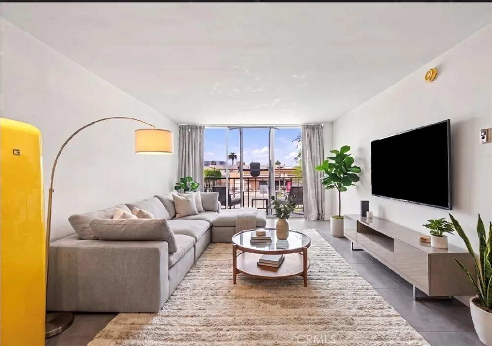 375 Atlantic Avenue #201 Long Beach, CA 90802