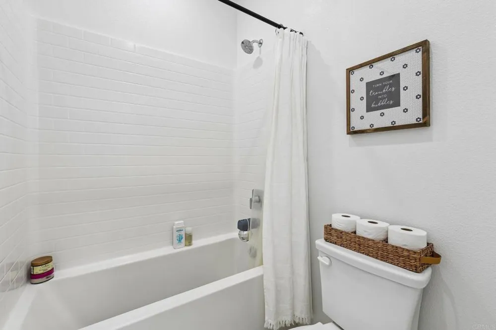 1705 Valley Oak Way Oceanside, CA 92056