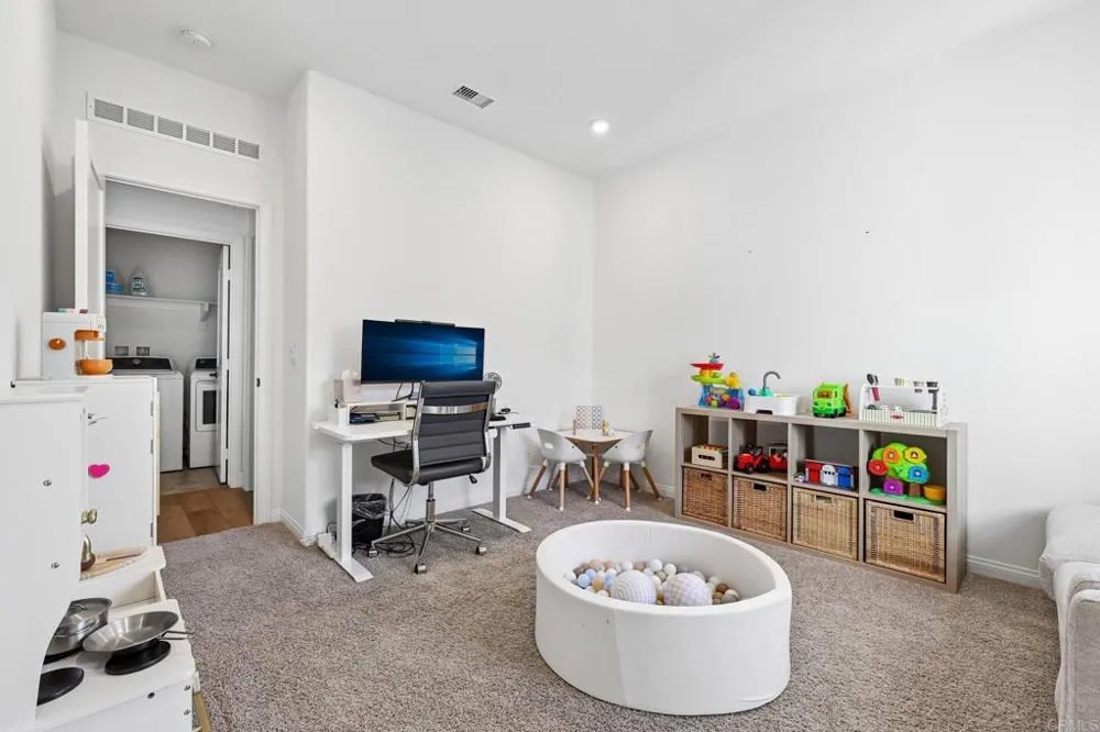 1705 Valley Oak Way Oceanside, CA 92056