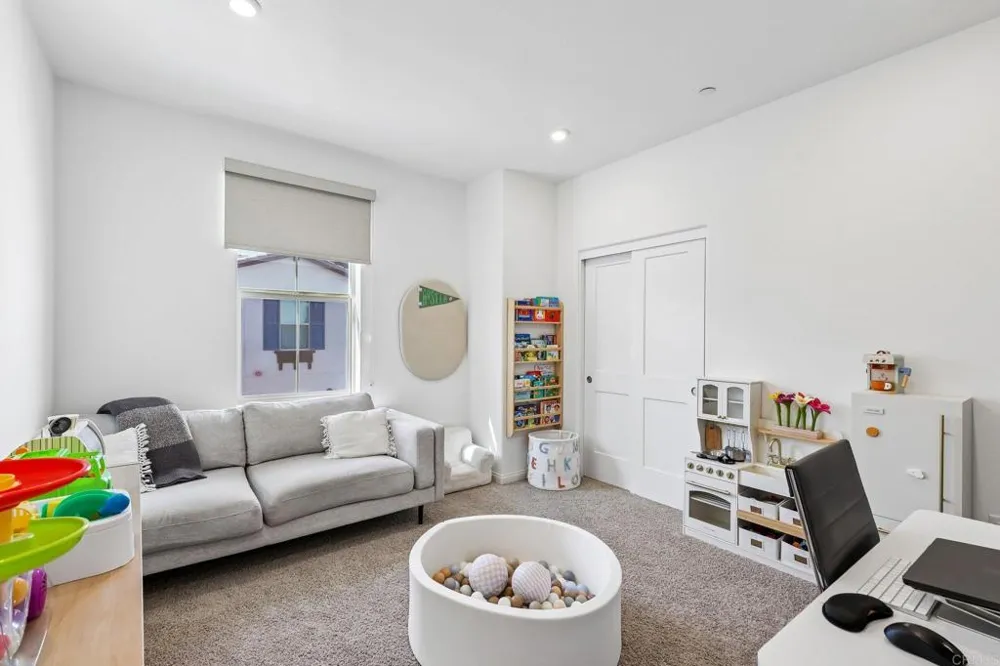 1705 Valley Oak Way Oceanside, CA 92056