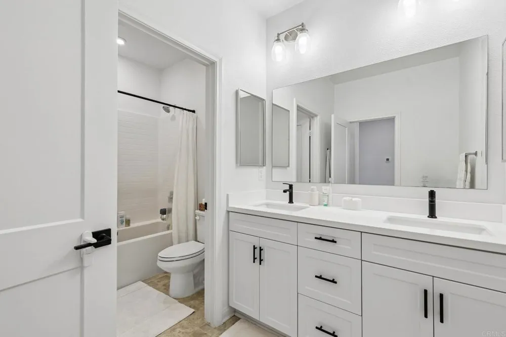 1705 Valley Oak Way Oceanside, CA 92056