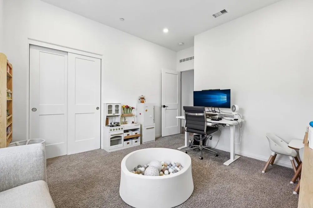 1705 Valley Oak Way Oceanside, CA 92056