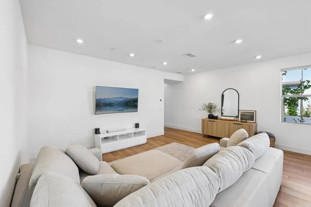 1705 Valley Oak Way Oceanside, CA 92056