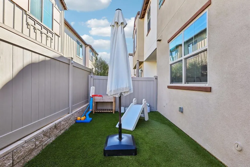 1705 Valley Oak Way Oceanside, CA 92056