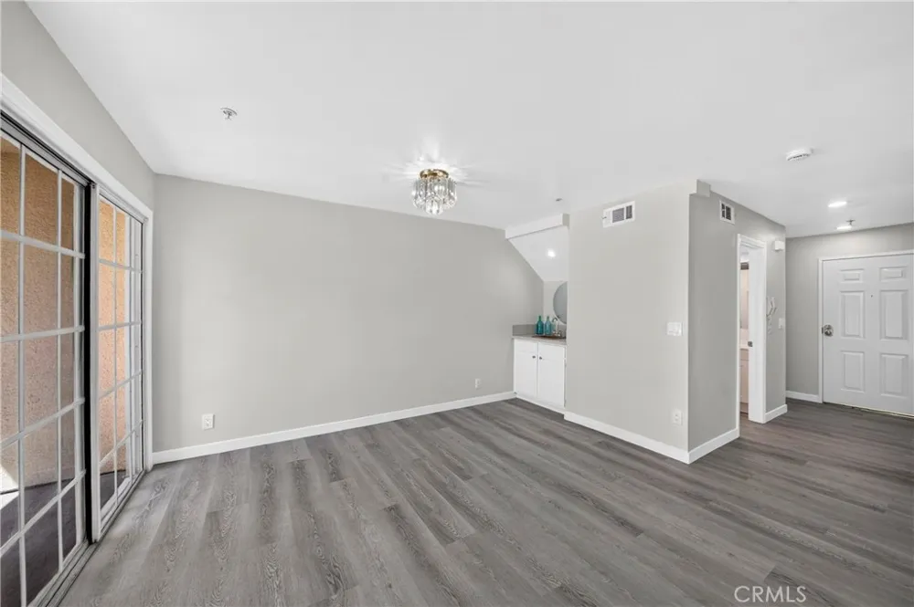 1131 Campbell Street #210 Glendale, CA 91207