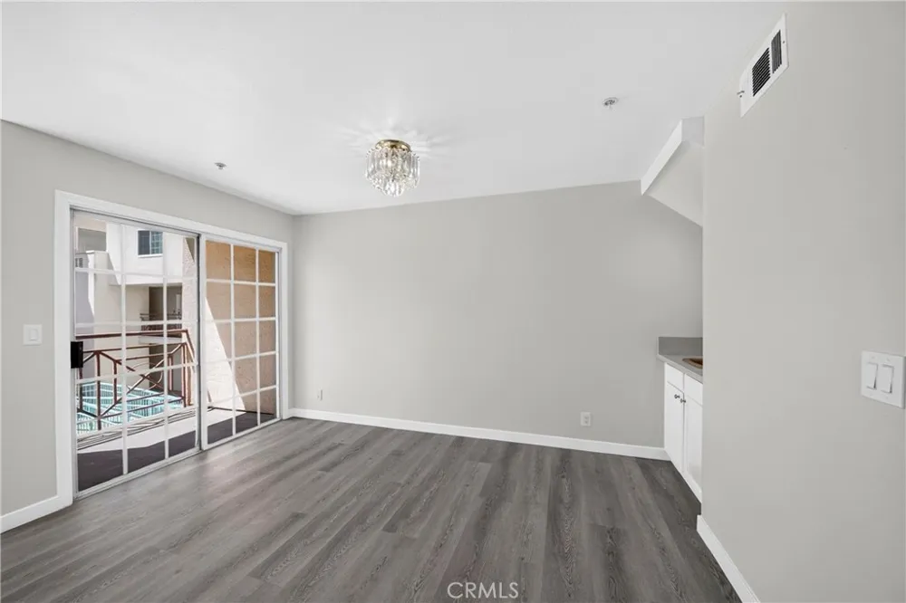 1131 Campbell Street #210 Glendale, CA 91207