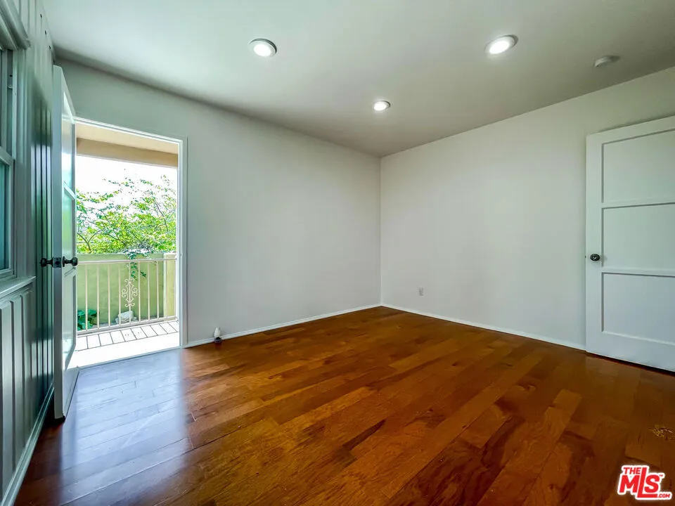 3098 Thurin Avenue Altadena, CA 91001