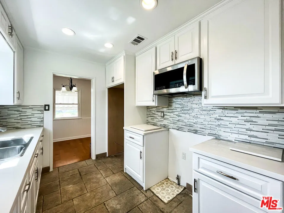 3098 Thurin Avenue Altadena, CA 91001