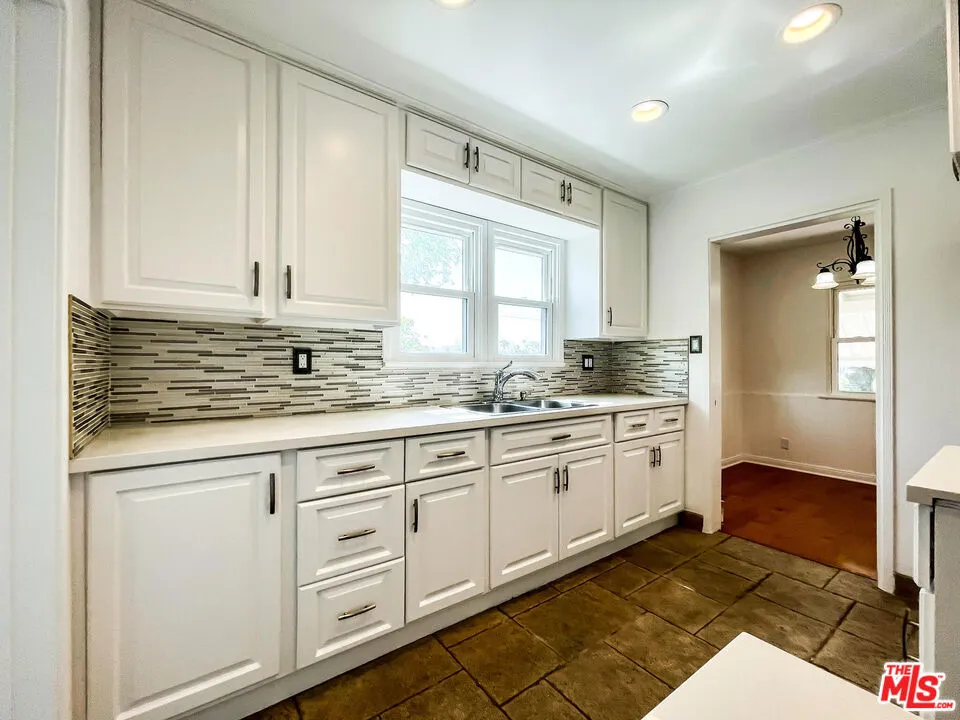 3098 Thurin Avenue Altadena, CA 91001