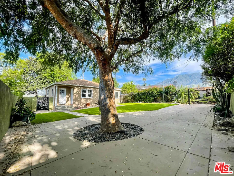 3098 Thurin Avenue Altadena, CA 91001