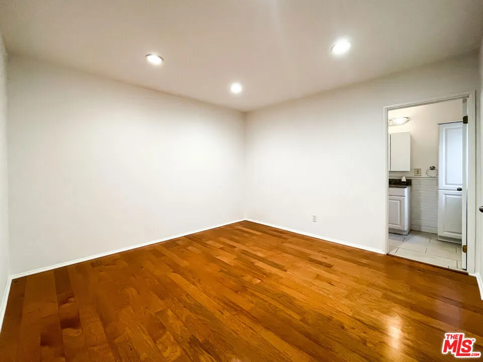 3098 Thurin Avenue Altadena, CA 91001