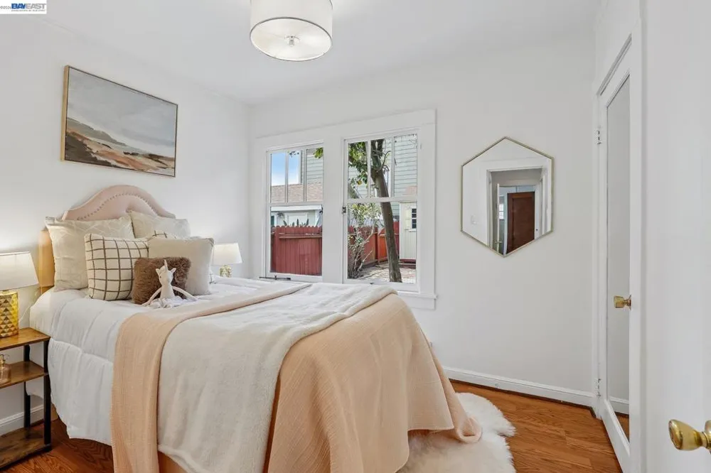 1542 Buena Vista Ave Alameda, CA 94501