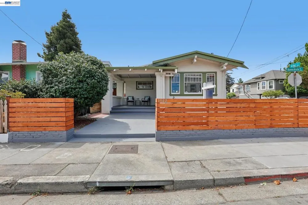 1542 Buena Vista Ave Alameda, CA 94501