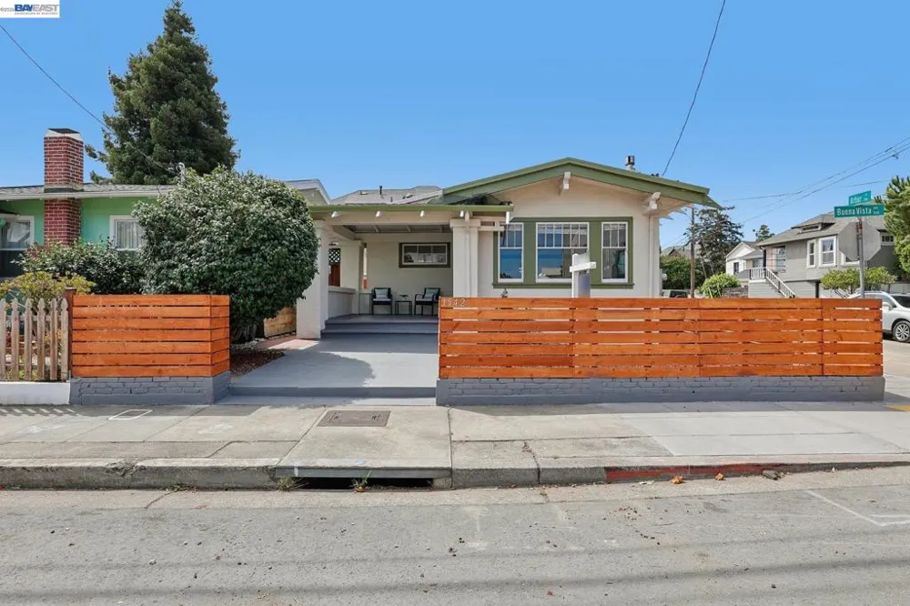 1542 Buena Vista Ave Alameda, CA 94501