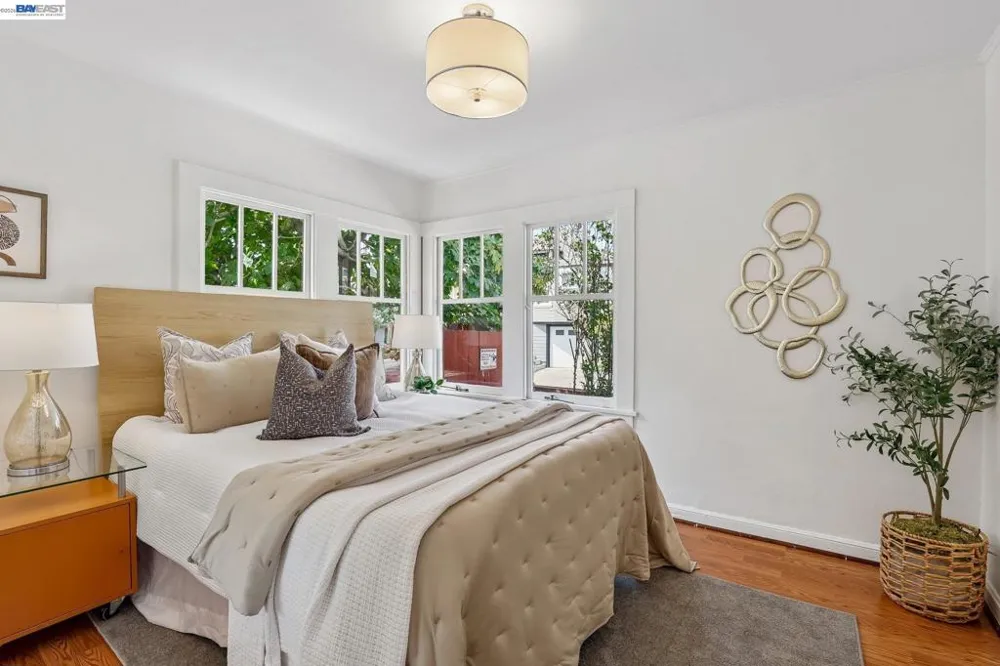 1542 Buena Vista Ave Alameda, CA 94501