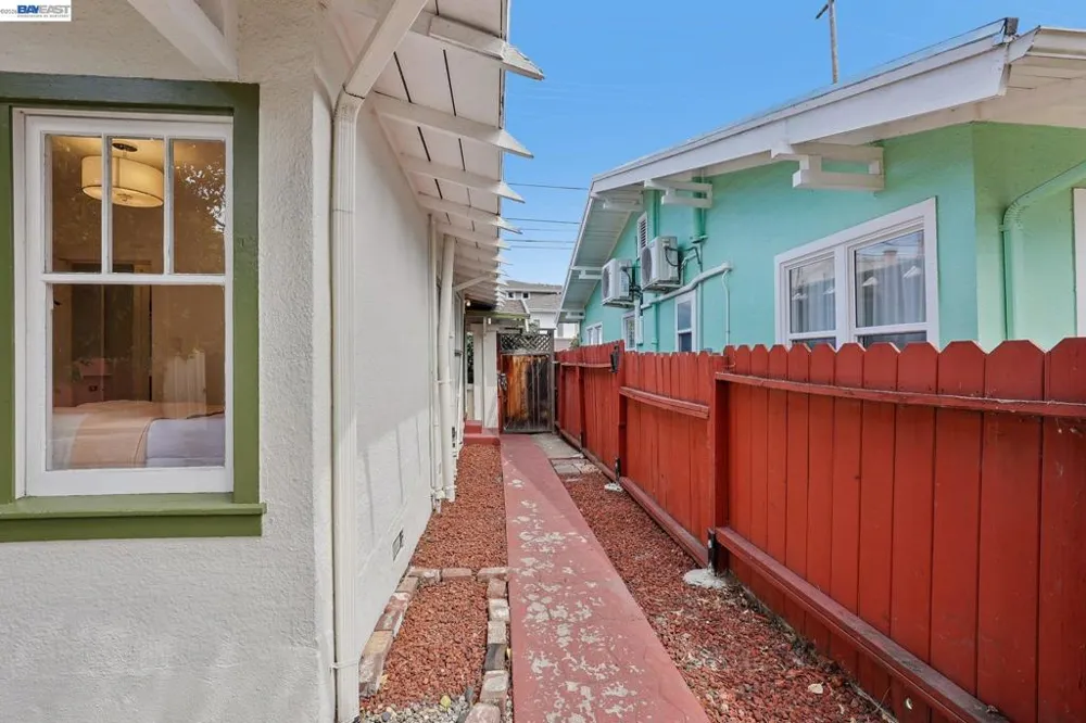1542 Buena Vista Ave Alameda, CA 94501