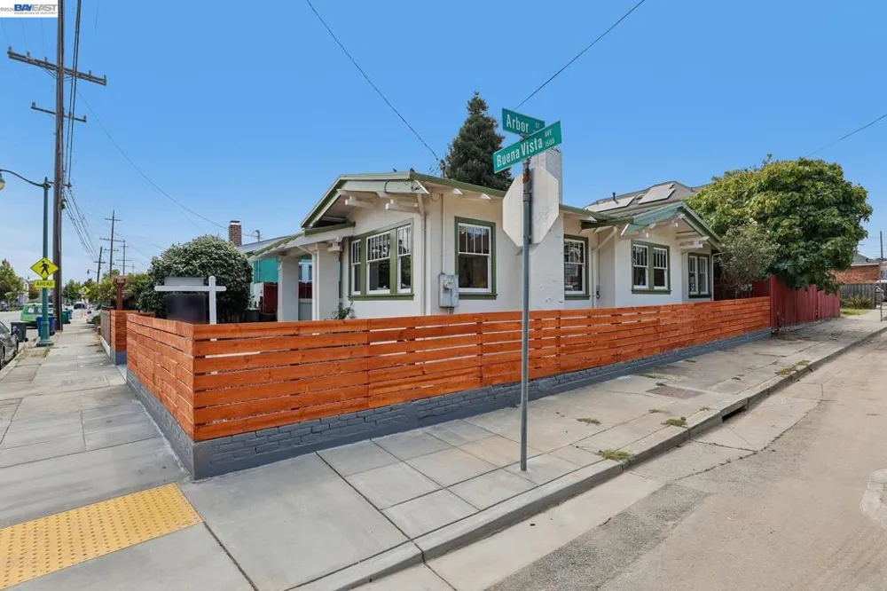 1542 Buena Vista Ave Alameda, CA 94501