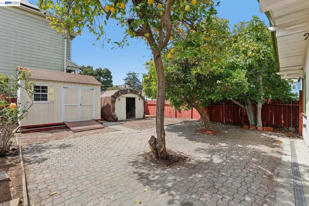 1542 Buena Vista Ave Alameda, CA 94501