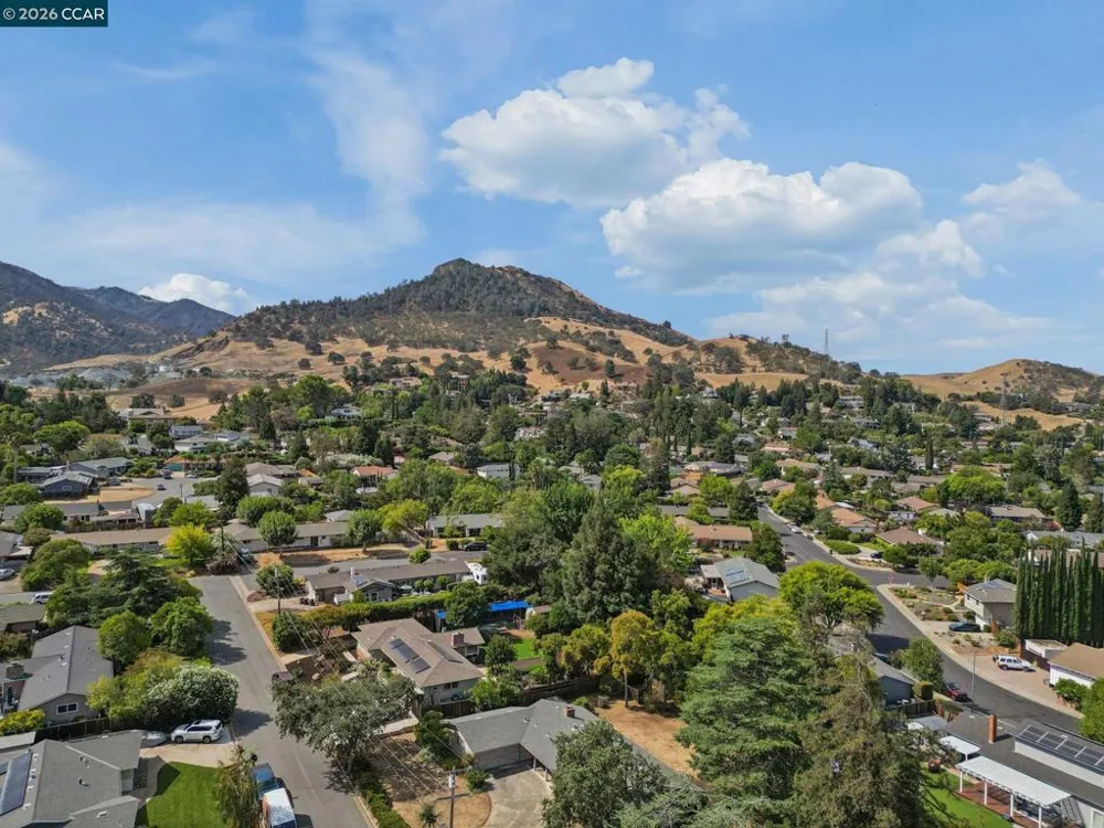 1013 Panadero Way Clayton, CA 94517