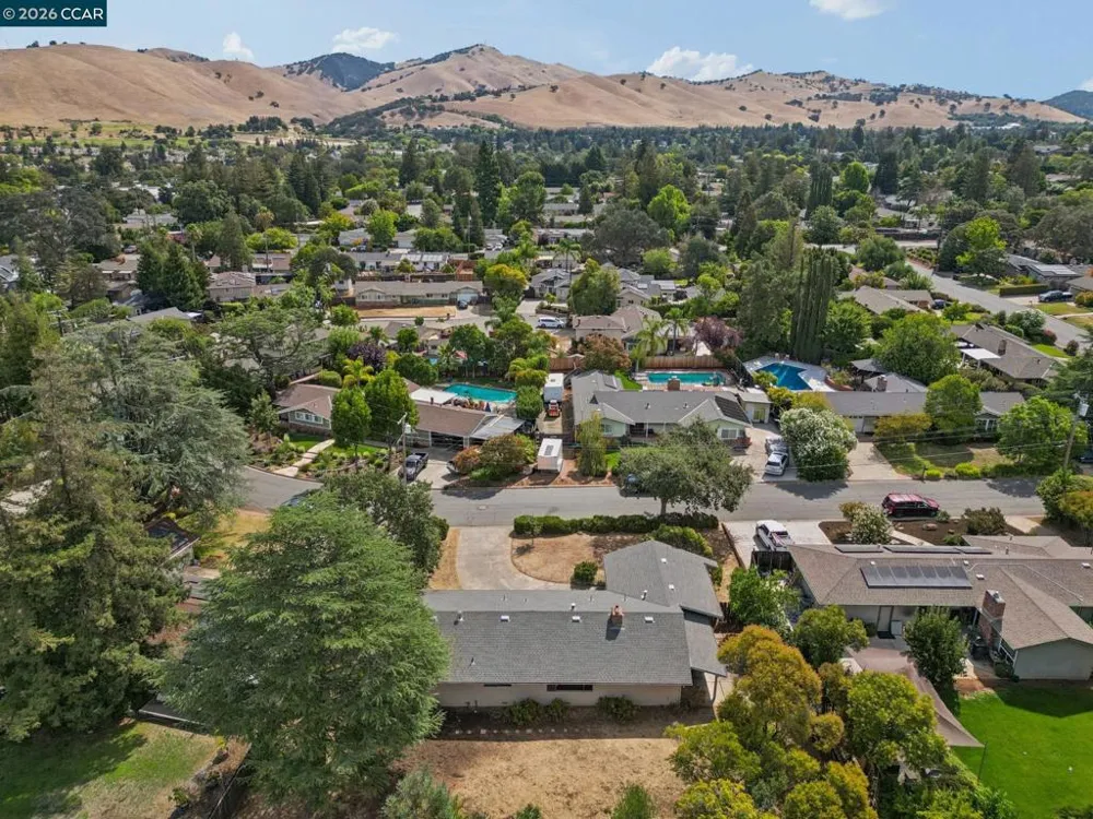 1013 Panadero Way Clayton, CA 94517