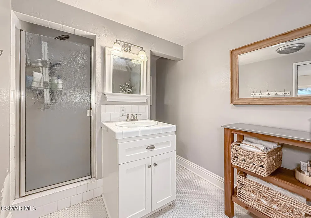 1888 El Monte Drive Thousand Oaks, CA 91362