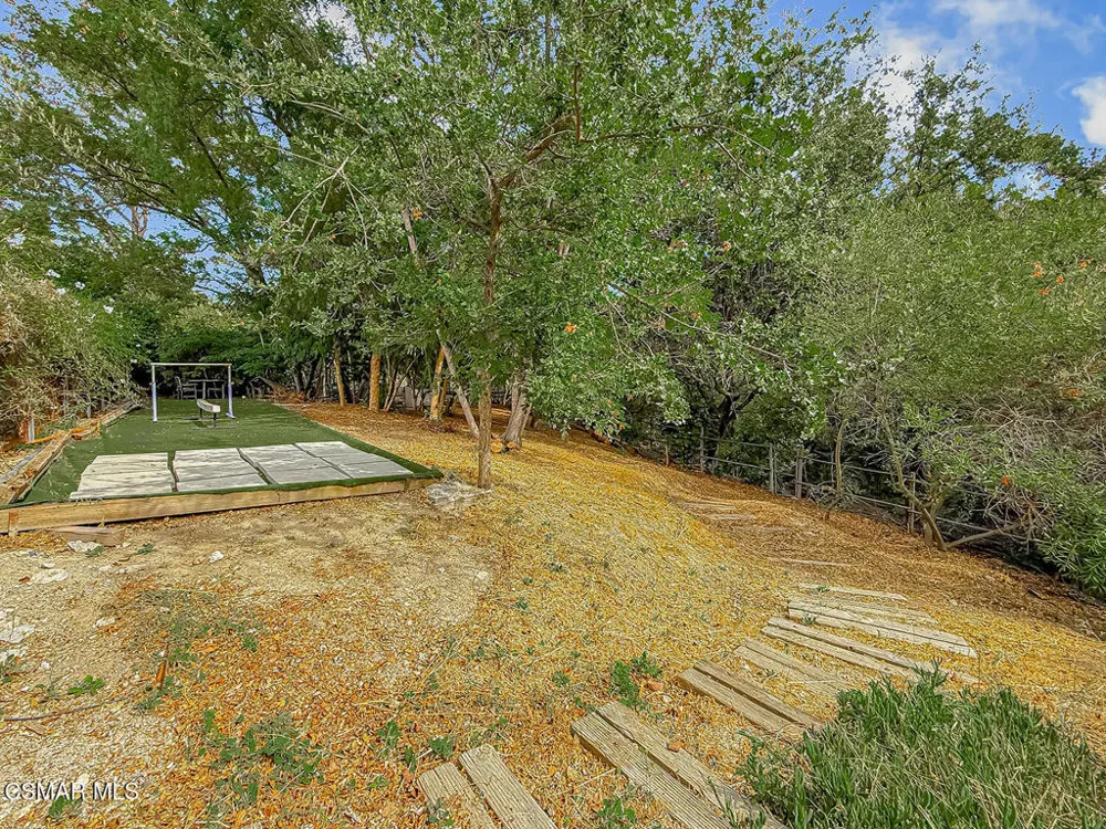 1888 El Monte Drive Thousand Oaks, CA 91362