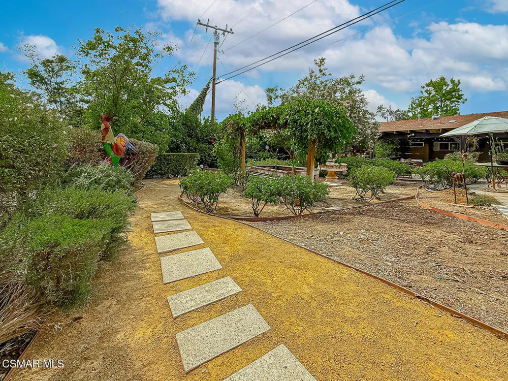 1888 El Monte Drive Thousand Oaks, CA 91362
