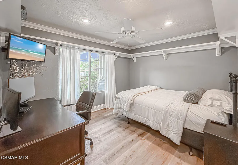 1888 El Monte Drive Thousand Oaks, CA 91362