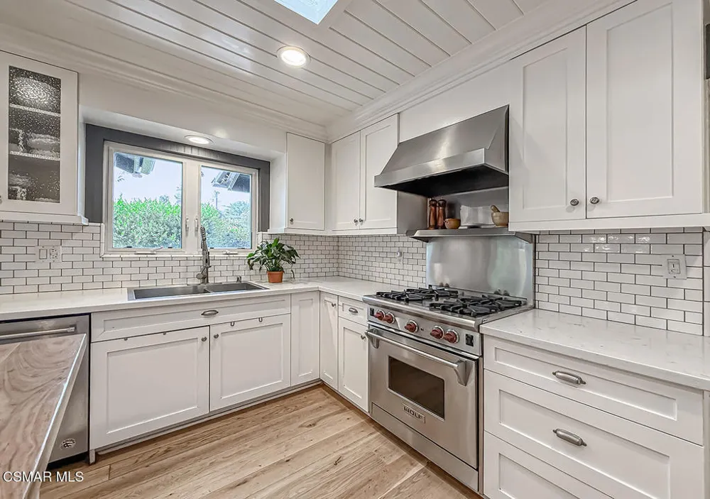 1888 El Monte Drive Thousand Oaks, CA 91362