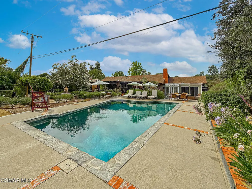1888 El Monte Drive Thousand Oaks, CA 91362