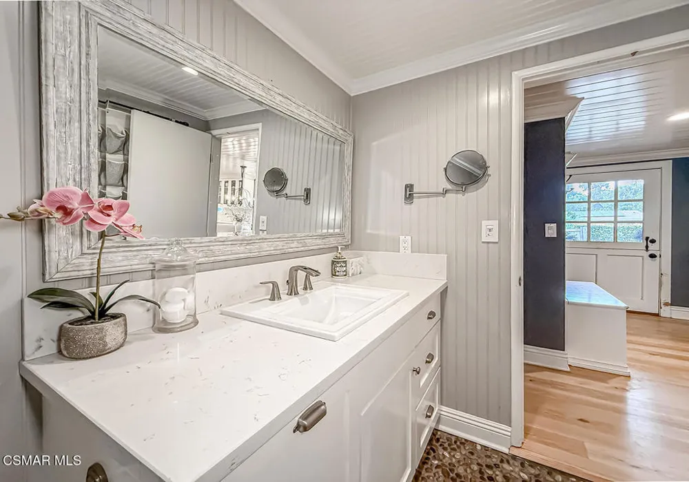 1888 El Monte Drive Thousand Oaks, CA 91362