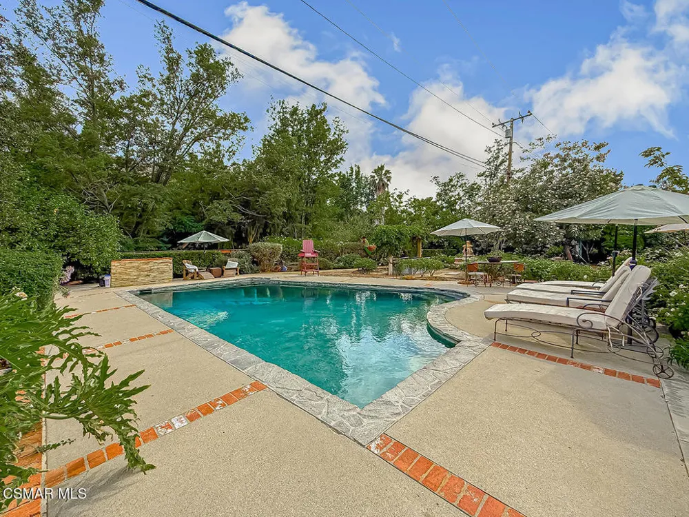 1888 El Monte Drive Thousand Oaks, CA 91362
