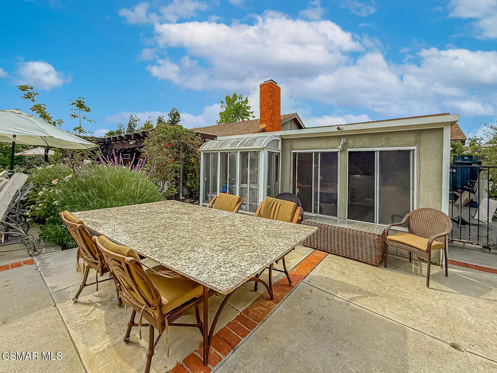 1888 El Monte Drive Thousand Oaks, CA 91362