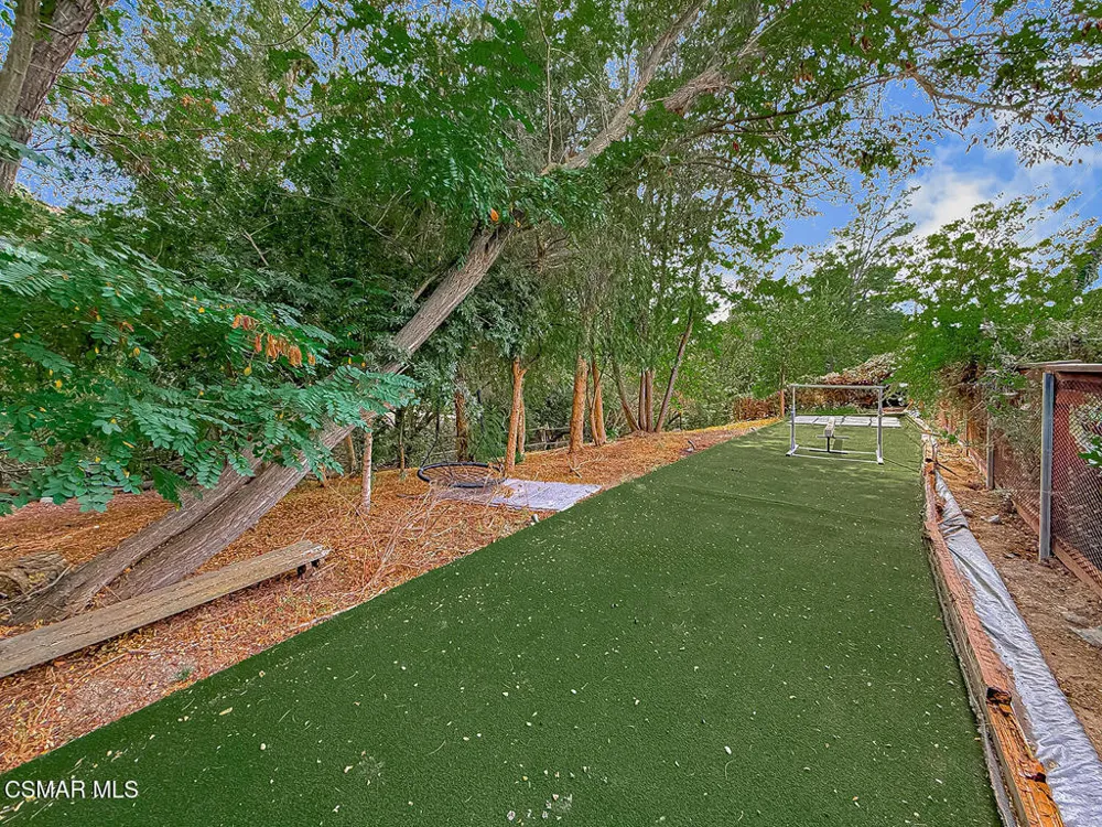 1888 El Monte Drive Thousand Oaks, CA 91362