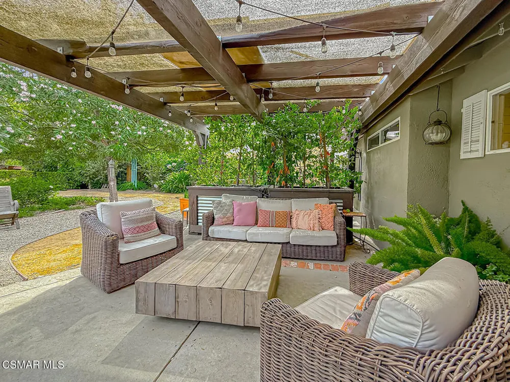 1888 El Monte Drive Thousand Oaks, CA 91362