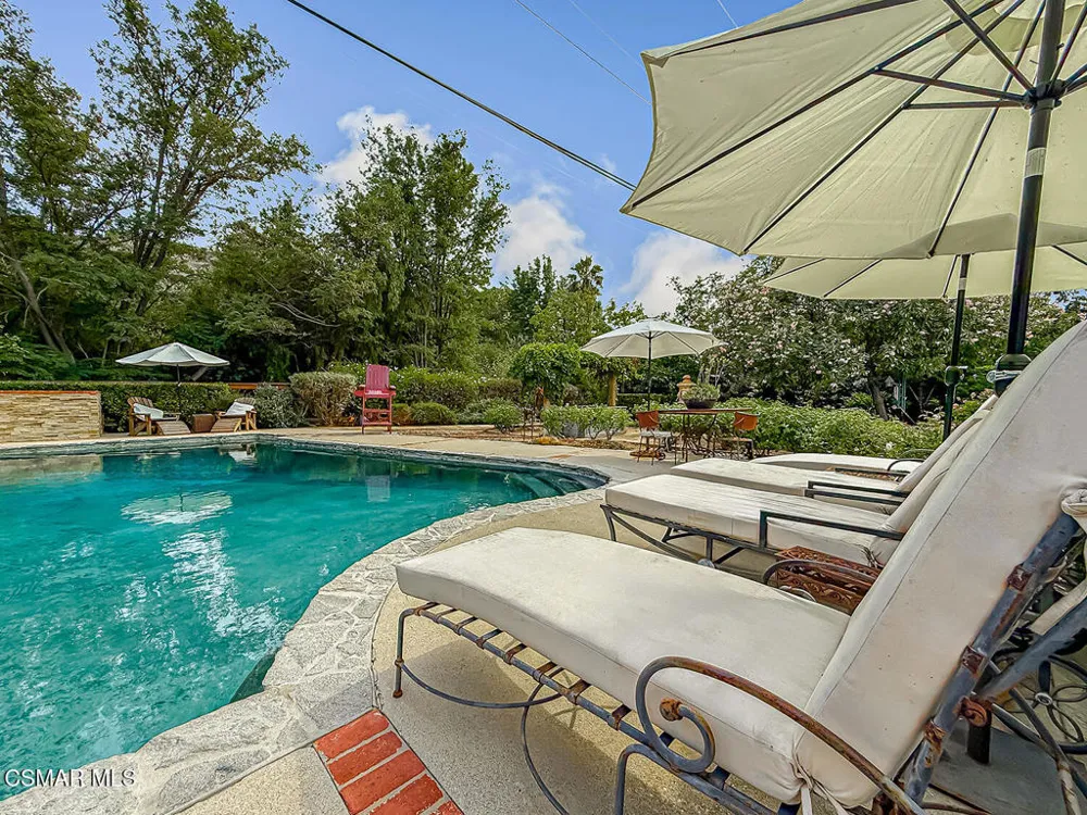 1888 El Monte Drive Thousand Oaks, CA 91362