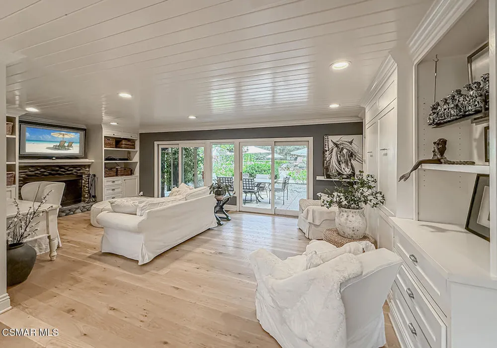 1888 El Monte Drive Thousand Oaks, CA 91362